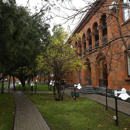 Annabella Boutique Hotel Yerevan Bagian luar foto