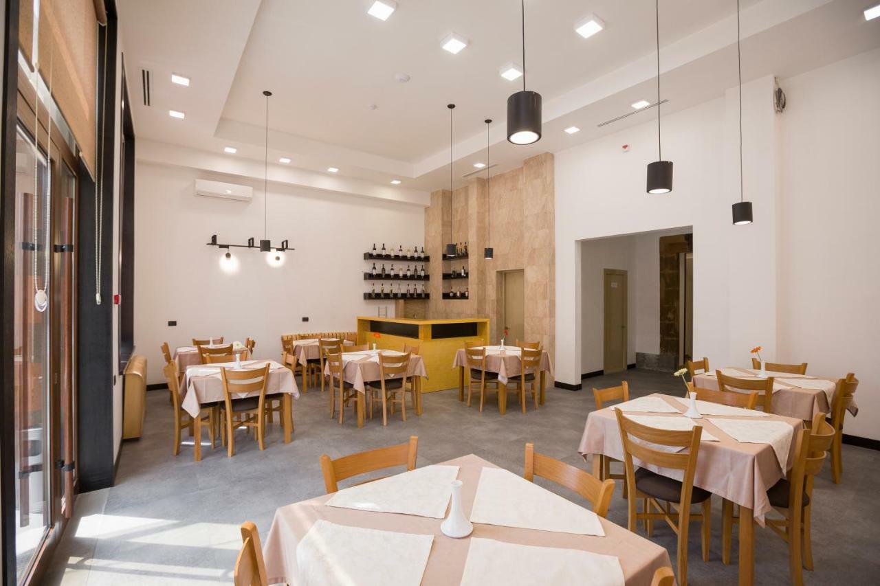 Annabella Boutique Hotel Yerevan Bagian luar foto