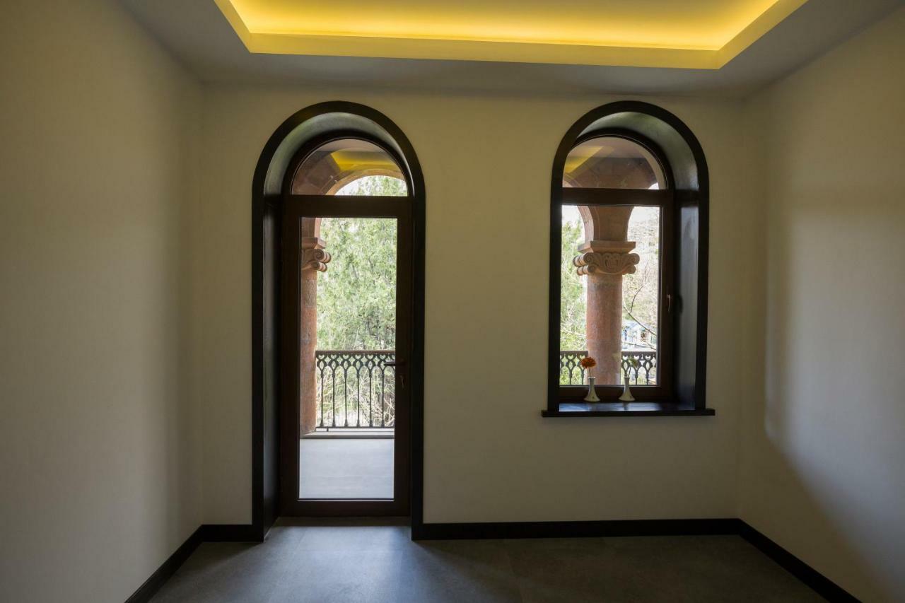 Annabella Boutique Hotel Yerevan Bagian luar foto
