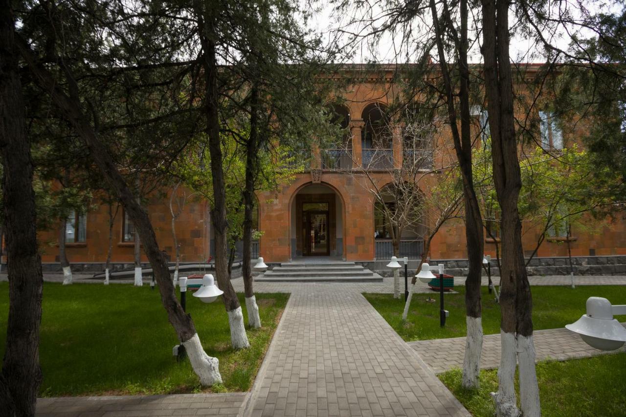 Annabella Boutique Hotel Yerevan Bagian luar foto