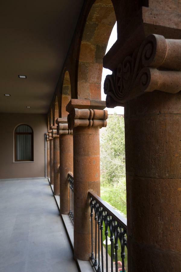 Annabella Boutique Hotel Yerevan Bagian luar foto
