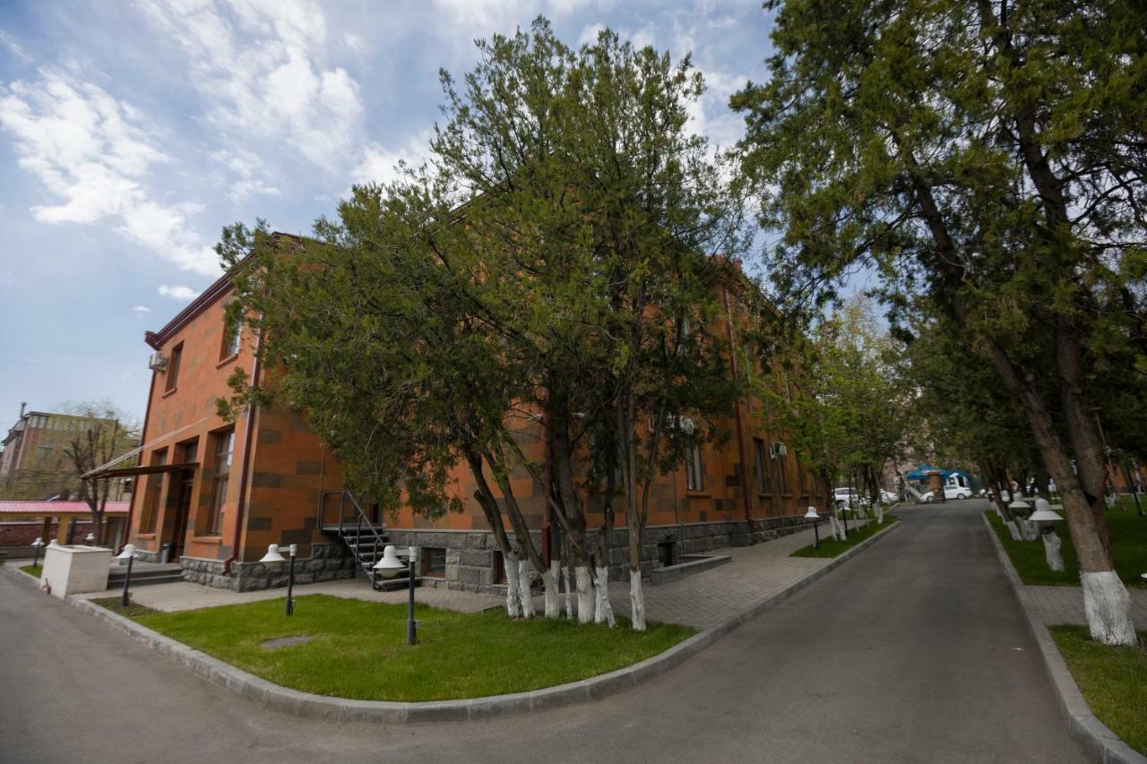 Annabella Boutique Hotel Yerevan Bagian luar foto