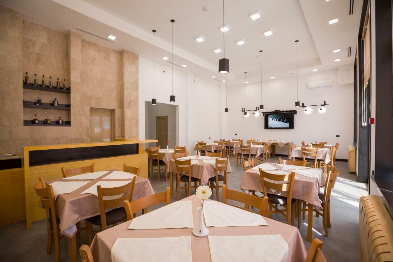 Annabella Boutique Hotel Yerevan Bagian luar foto