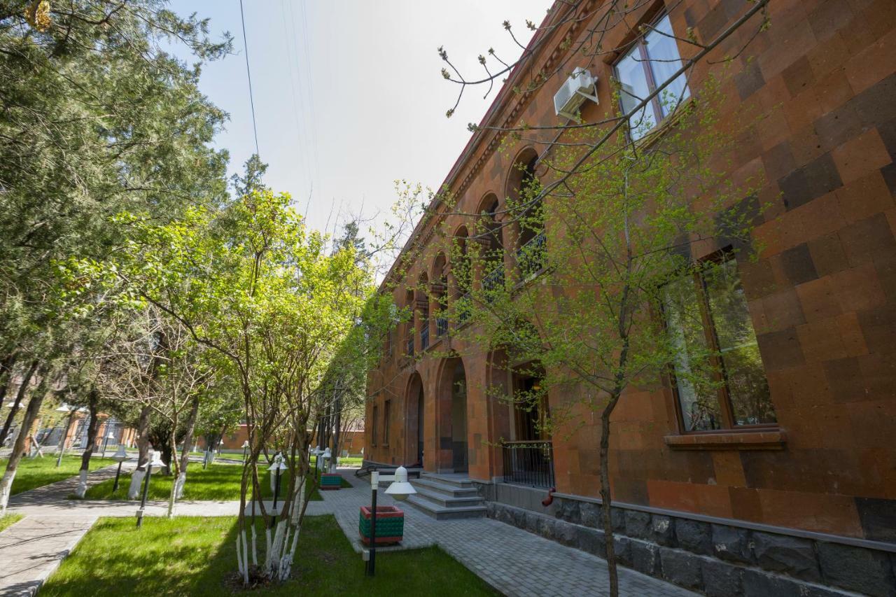 Annabella Boutique Hotel Yerevan Bagian luar foto