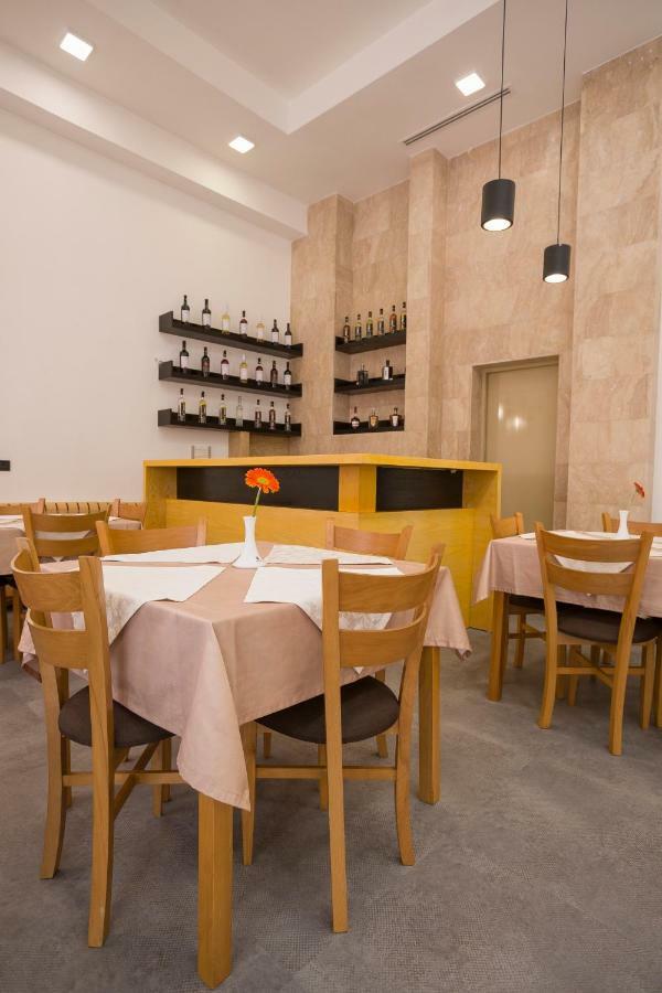 Annabella Boutique Hotel Yerevan Bagian luar foto