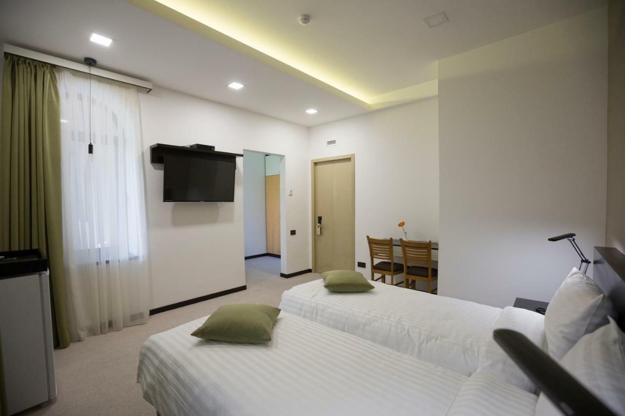 Annabella Boutique Hotel Yerevan Bagian luar foto