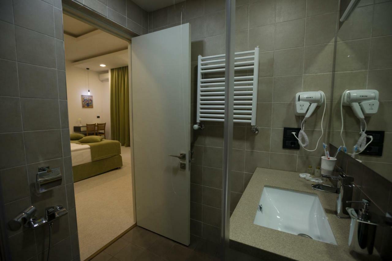 Annabella Boutique Hotel Yerevan Bagian luar foto