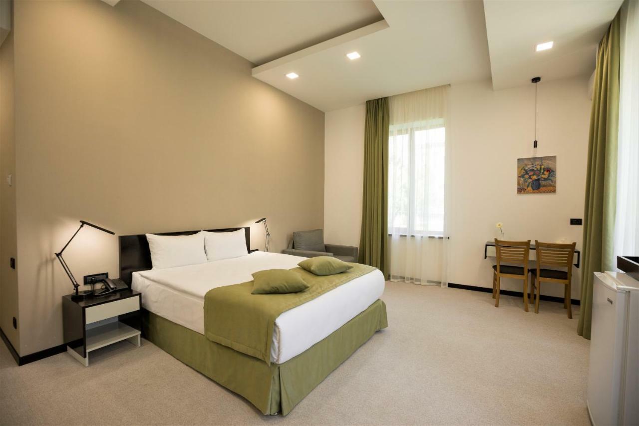 Annabella Boutique Hotel Yerevan Bagian luar foto