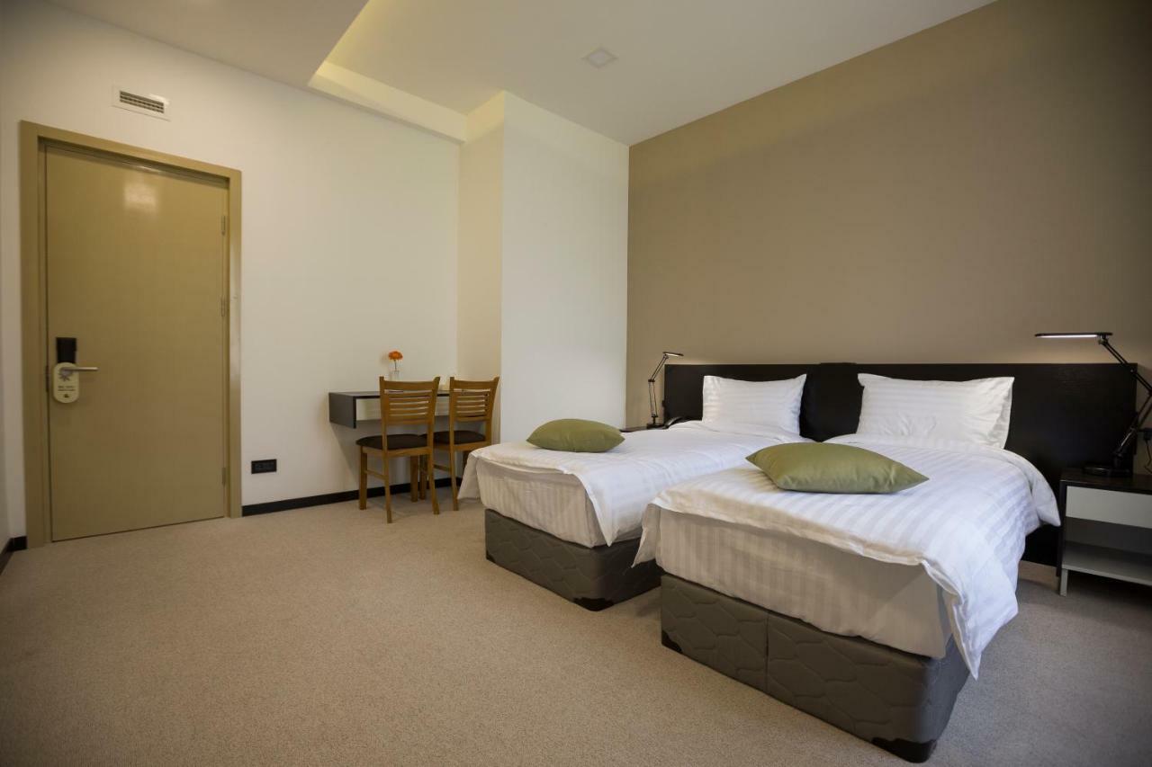 Annabella Boutique Hotel Yerevan Bagian luar foto