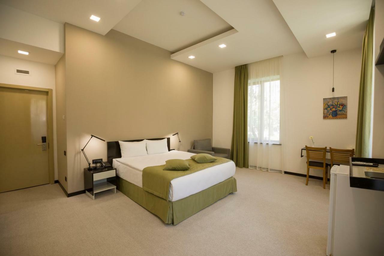 Annabella Boutique Hotel Yerevan Bagian luar foto